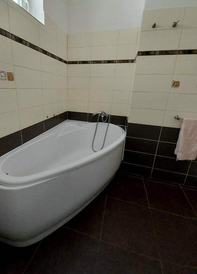 Klostrmanka - Decin, Letna Apartment Luaran gambar
